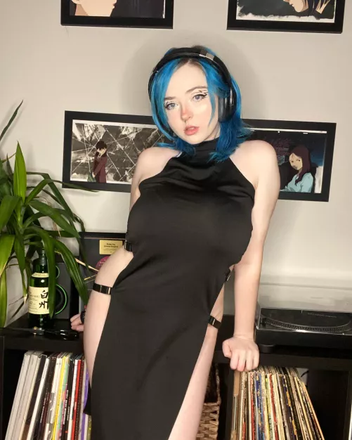 I wonder what is the colour of her bra...