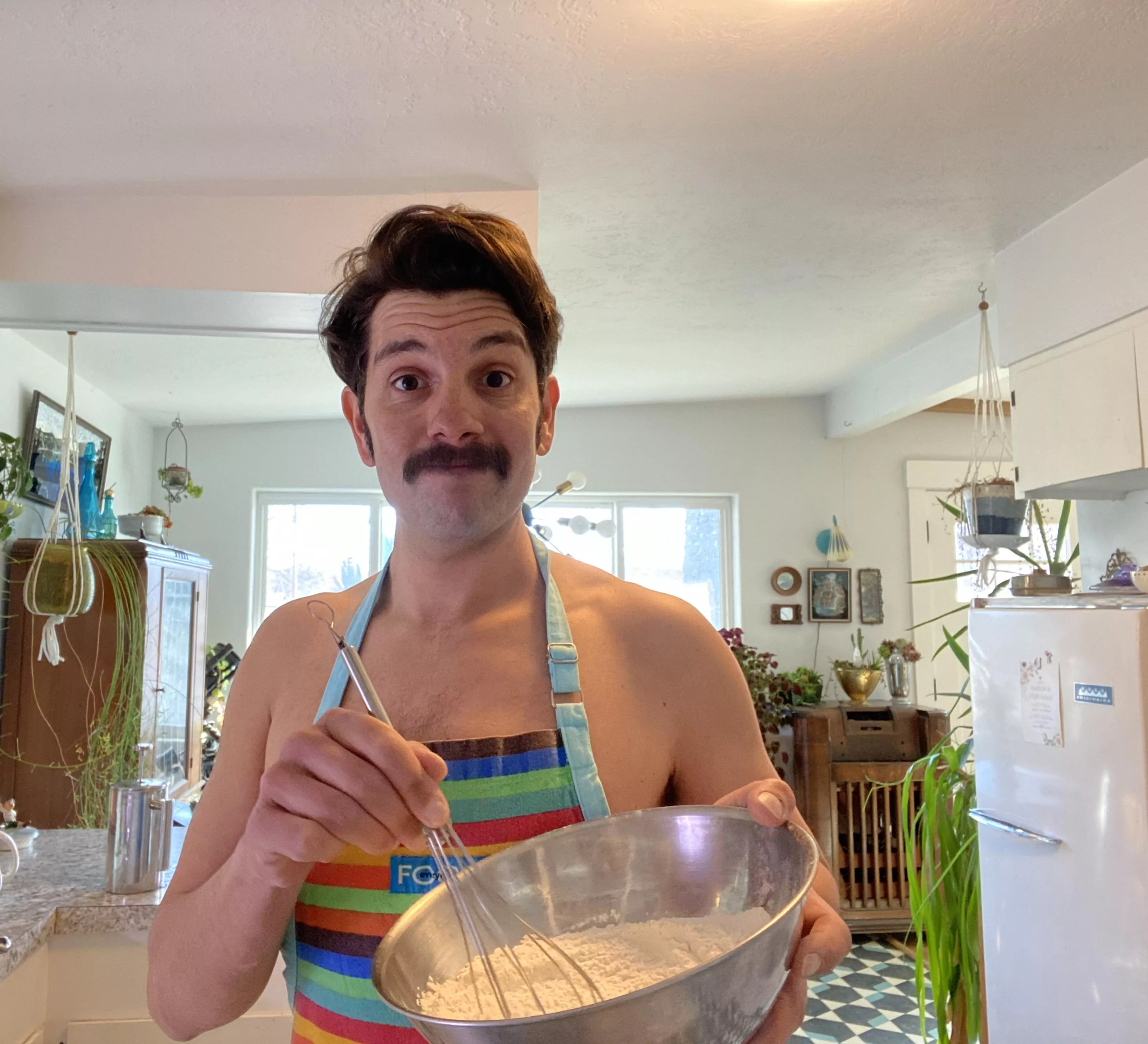 🙋‍♂️if you want to see what’s on the other side of the apron