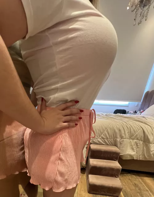 Impressed by my sideboob? Hope they are not the only thing that grows on you…