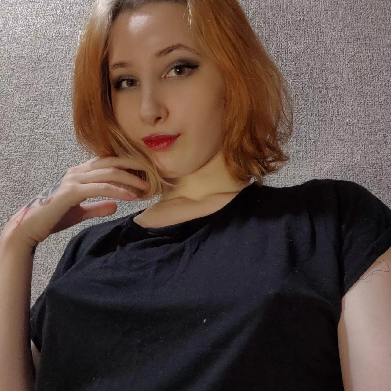 It's the weekend, and it starts with a lack of bra🥰