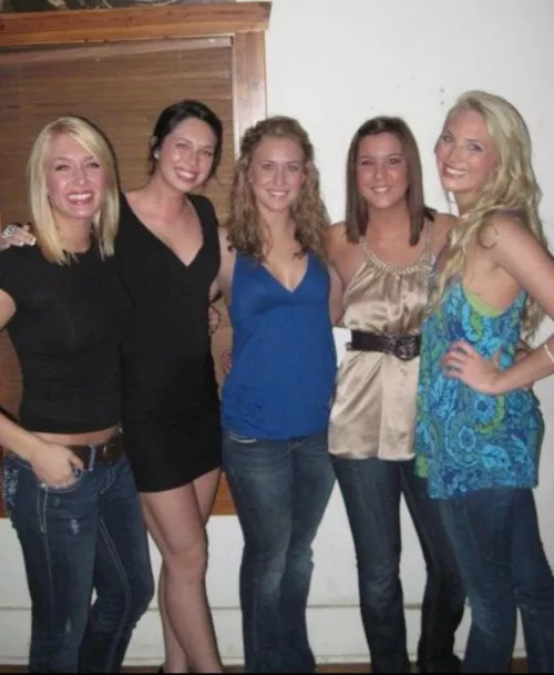 Line up these college freshman from the volleyball team in the order they’d finish in a blowjob race.