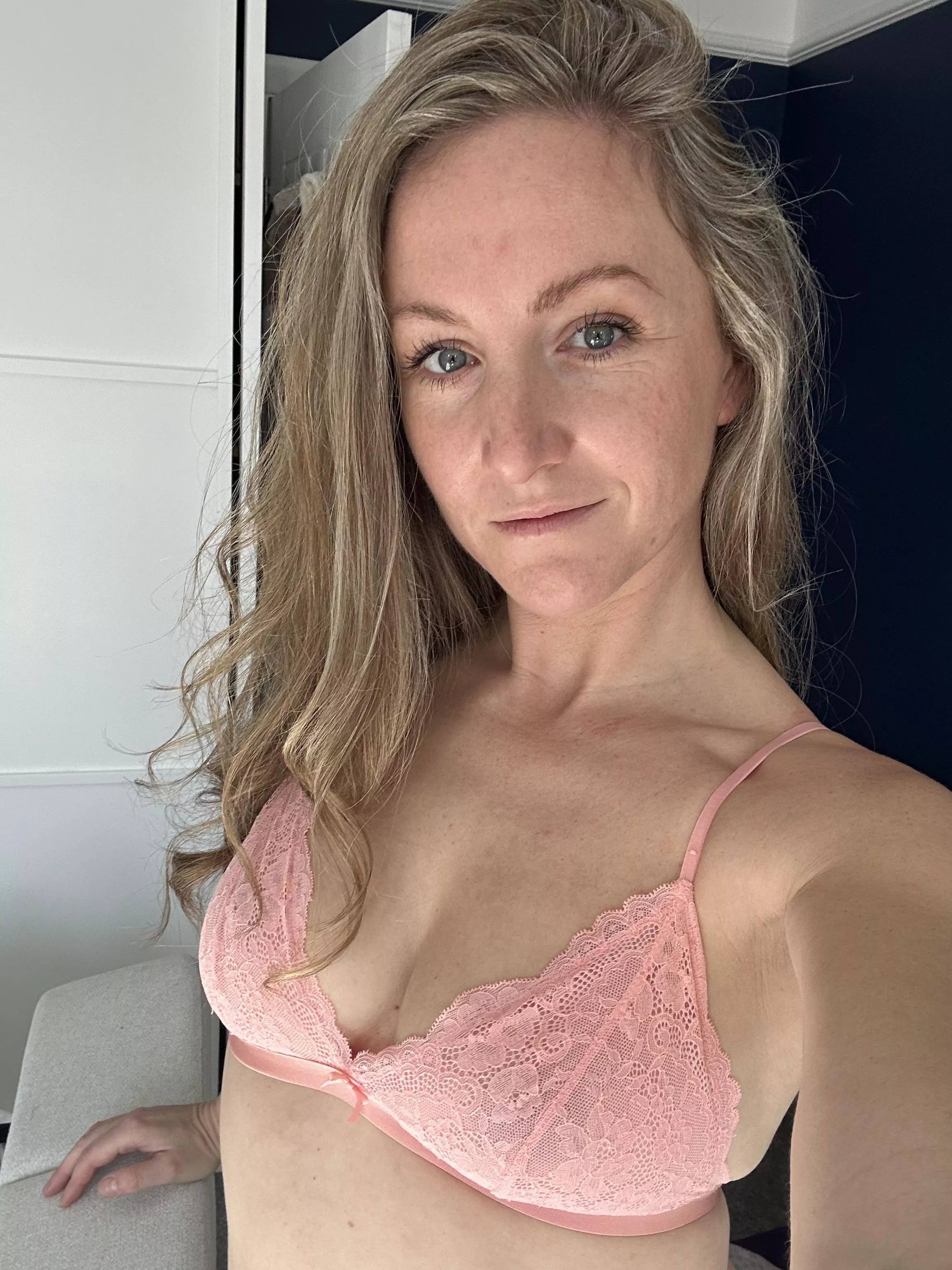 Mummy of 4, married, 38 and still feeling sexy 