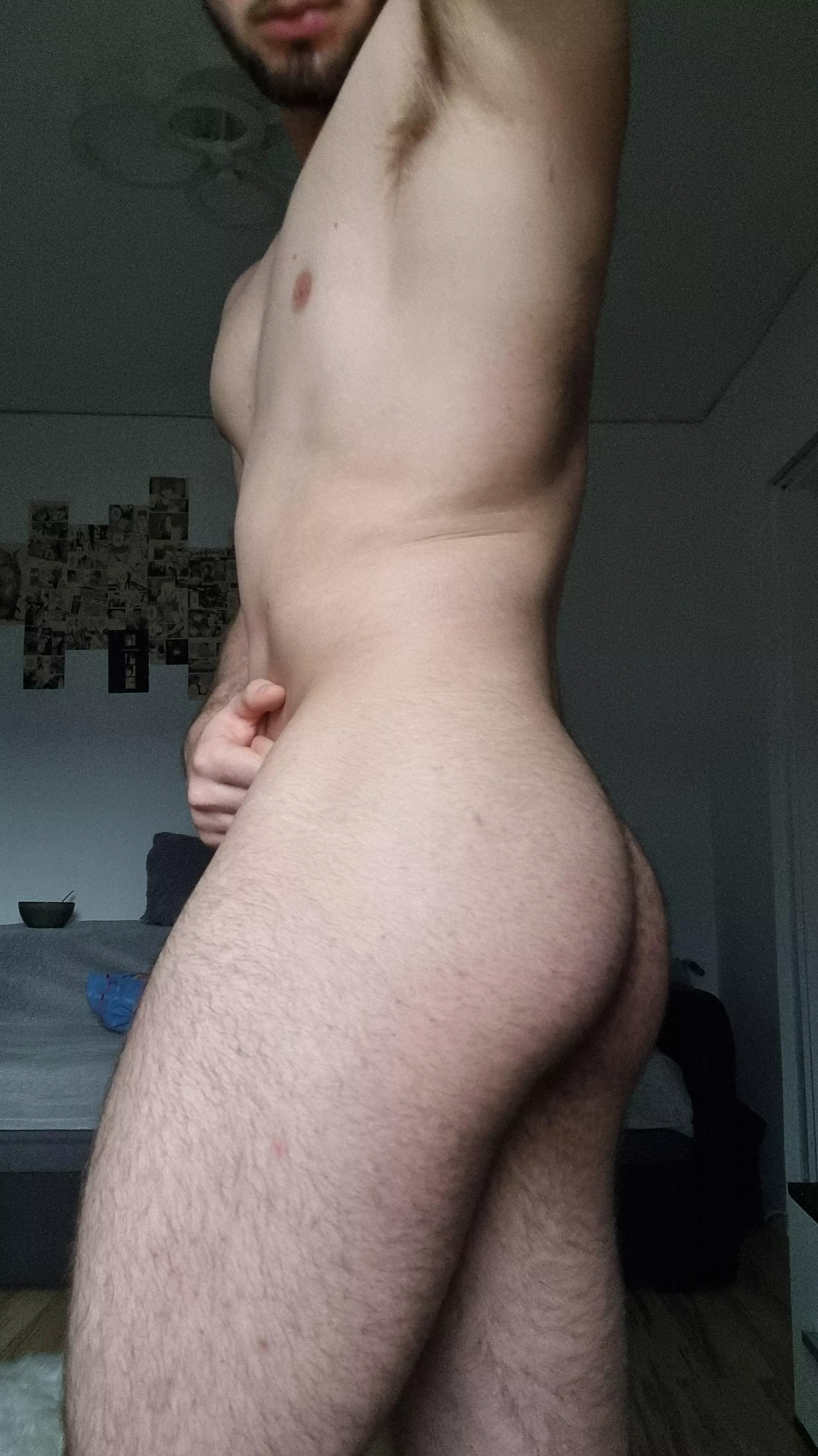 My gf doesn't wanna do a rim job, how about guys?