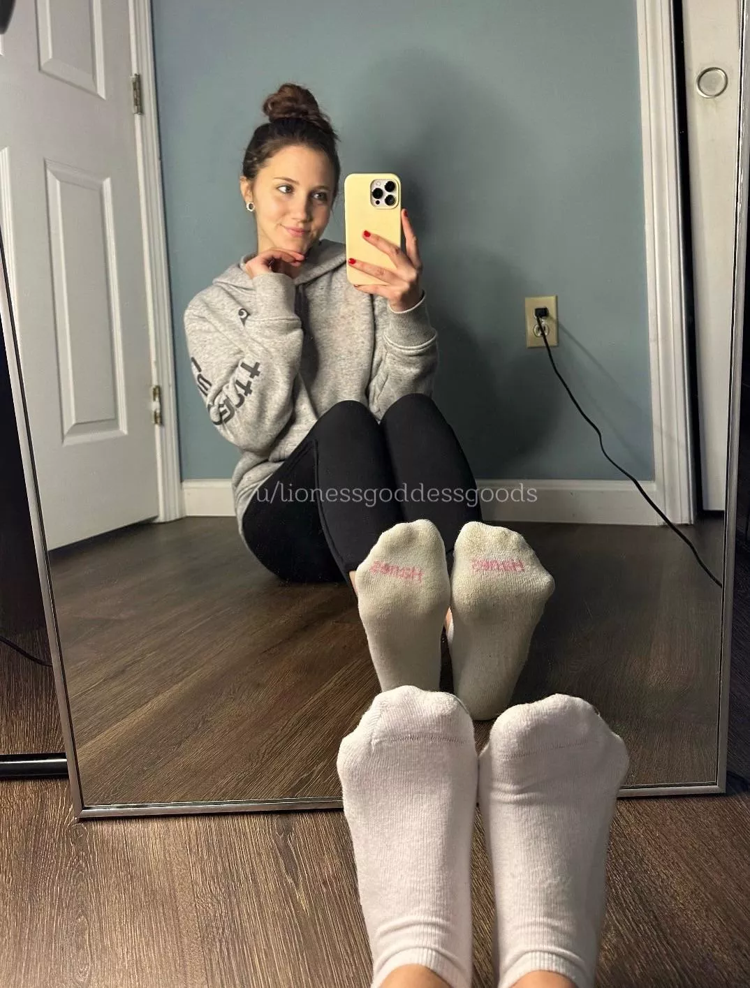 [Selling] Wanna feel my moist socks on your face. Menu & drawer pinned. Free shipping, tracking #, pow photo included
