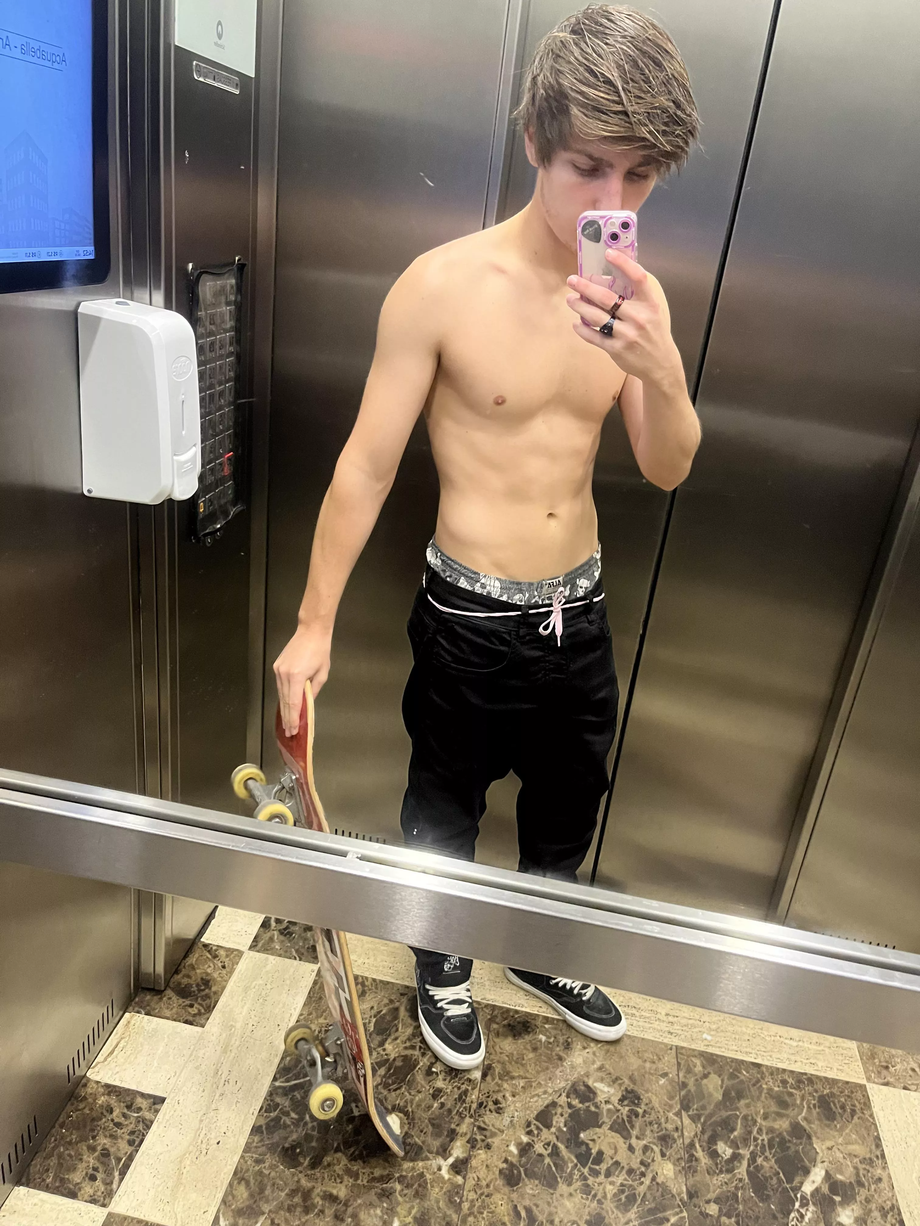 Shirtless Elevator😈