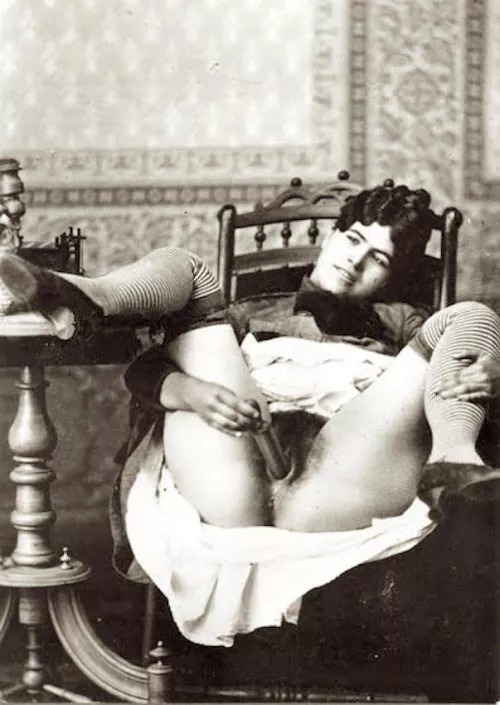 Sir, that blaggard greengrocer do visit , hawking his marrows, cucumbers and carrots. I instruct my staff not to fall for his salesman's charm. Cook tells me that she has her own special method for determining the quality of such goods. I defer to her e