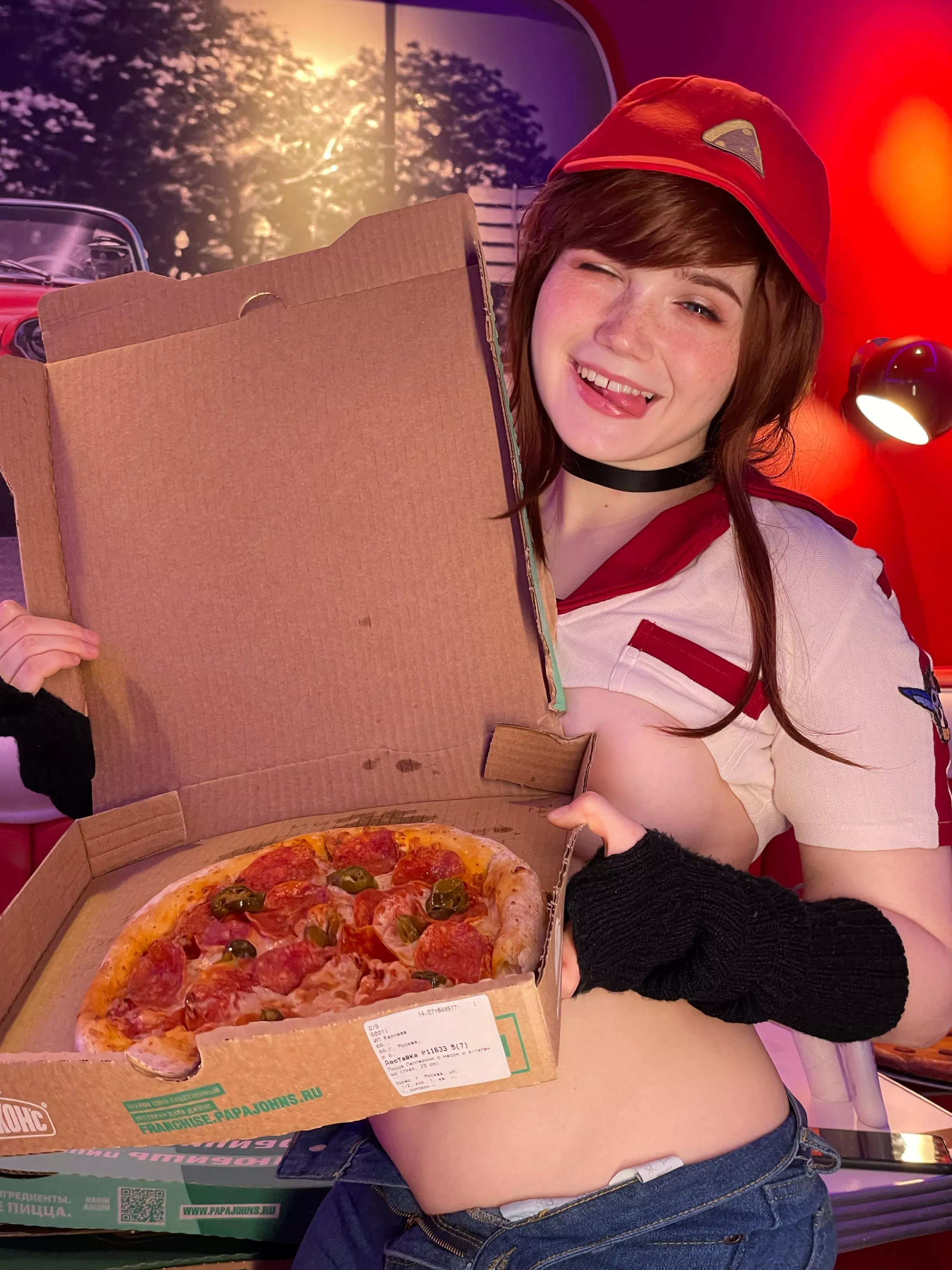 Sivir Pizza Delivery cosplay (Neyrodesu)