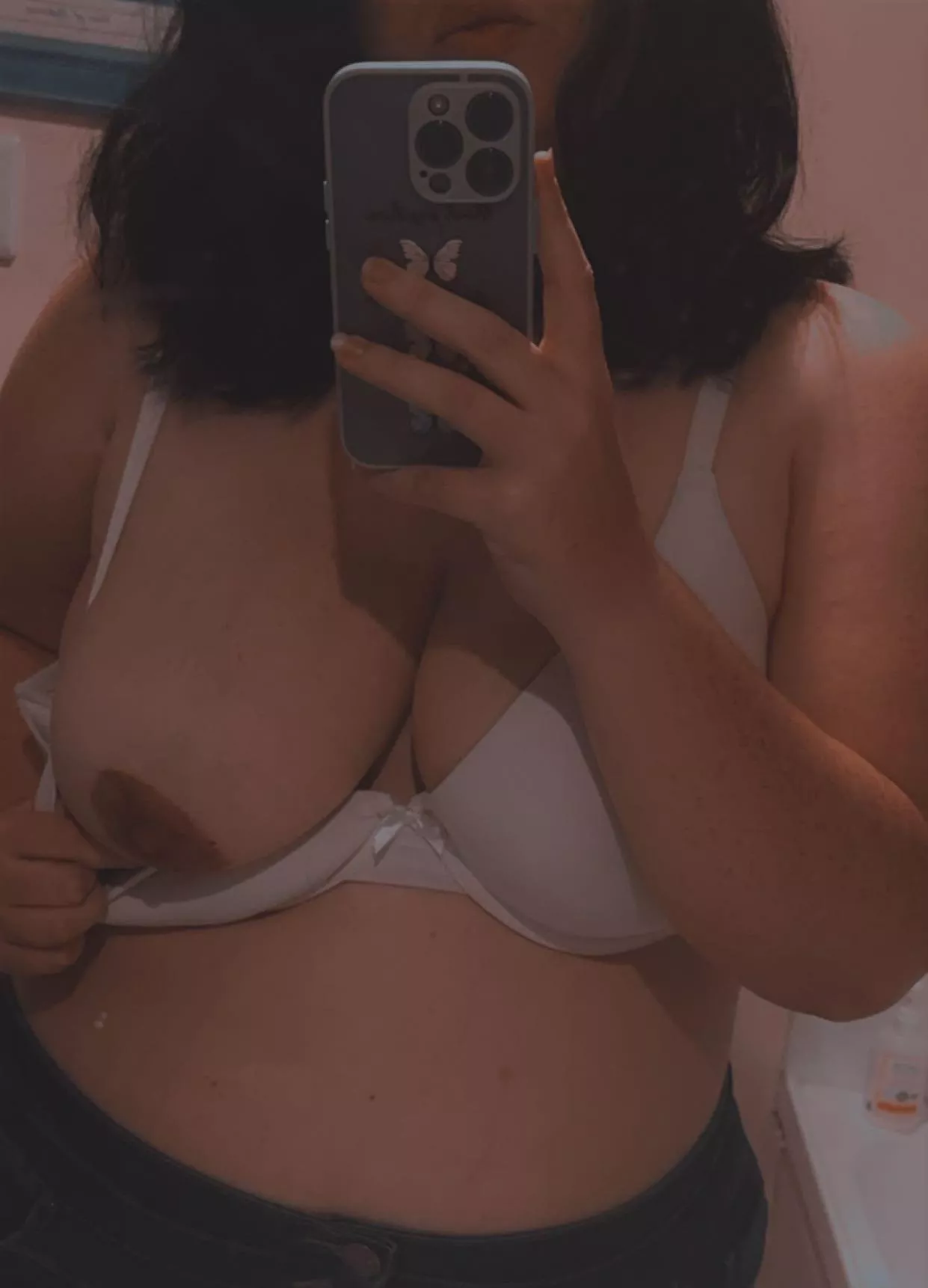 Suck on mummy’s juicy tits 💦