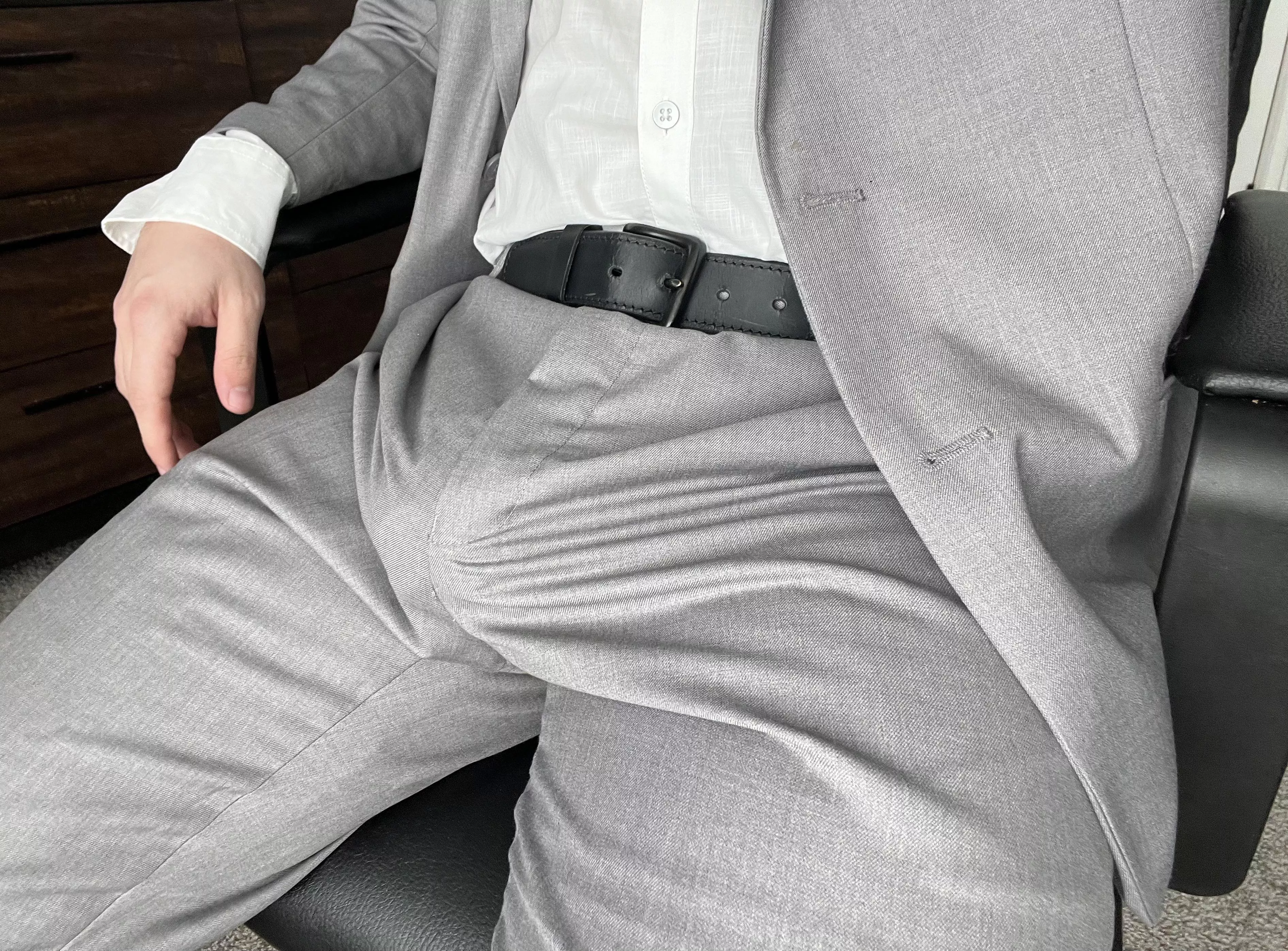 Suit bulge