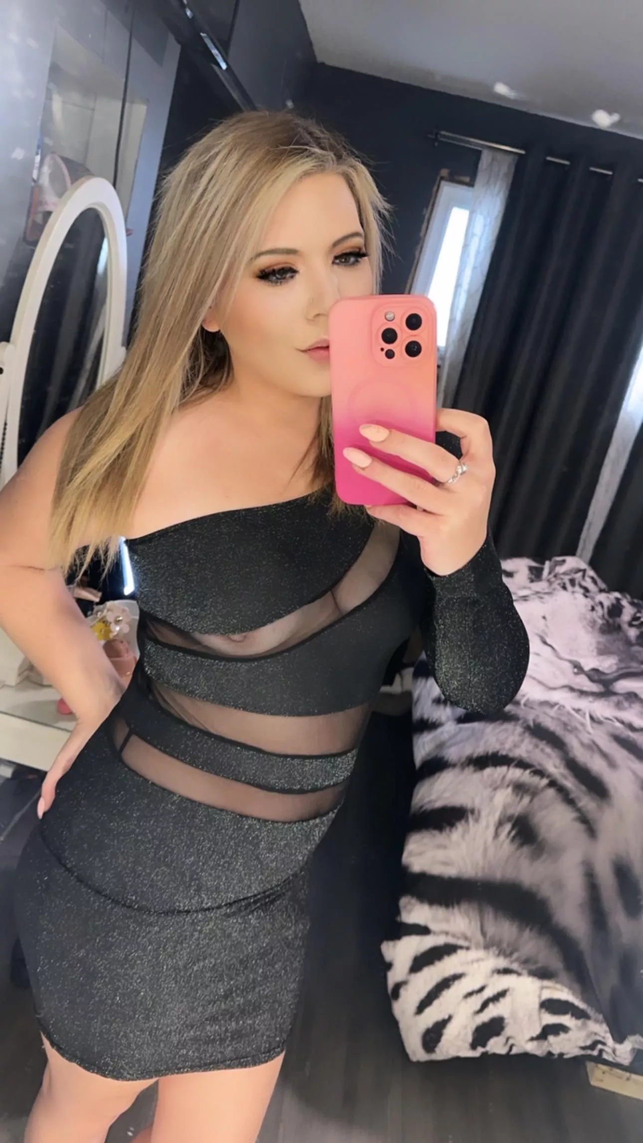 Take this wife out on the town 