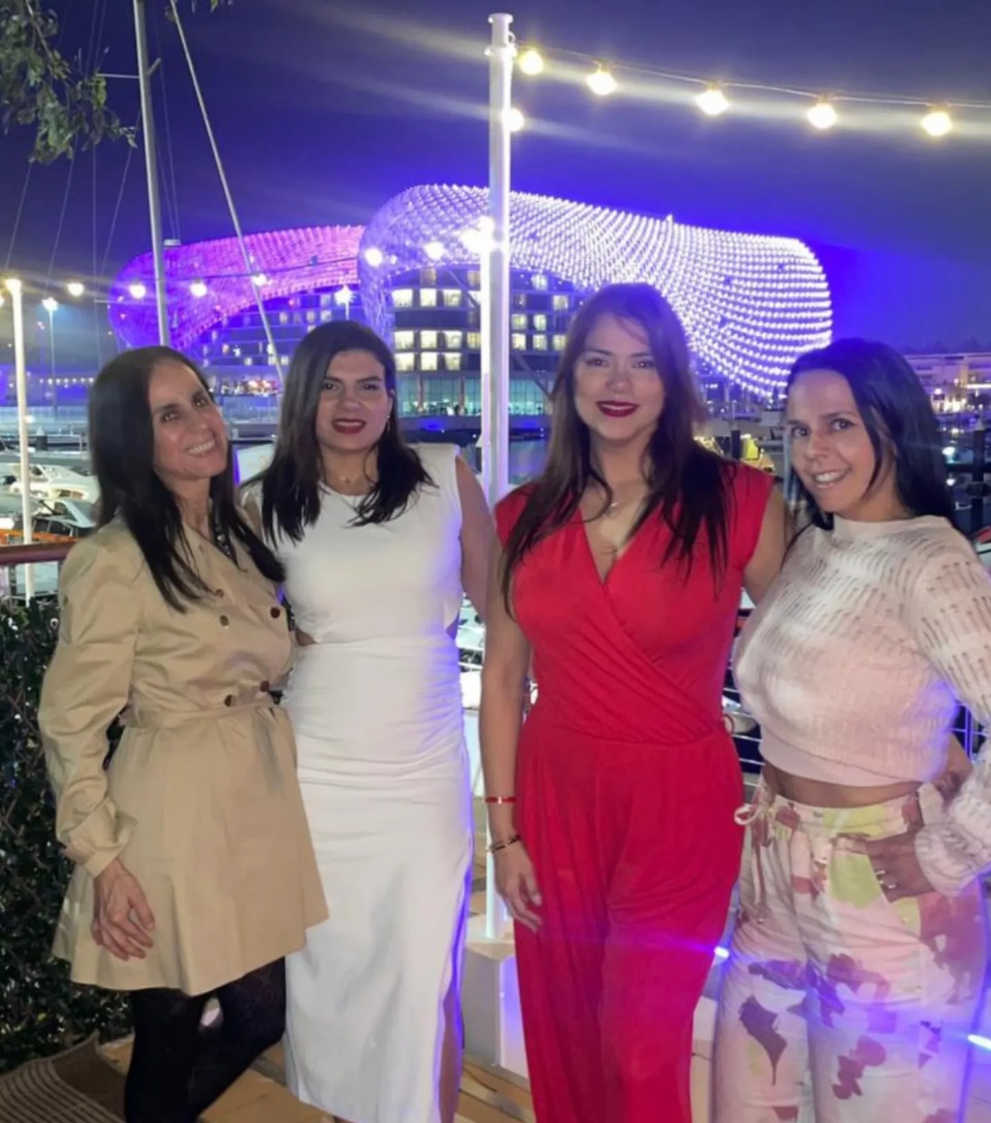 Venezuelan Latin MILF Bling mode