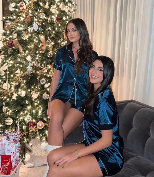 who do u want to strip down at this sleepover [2]