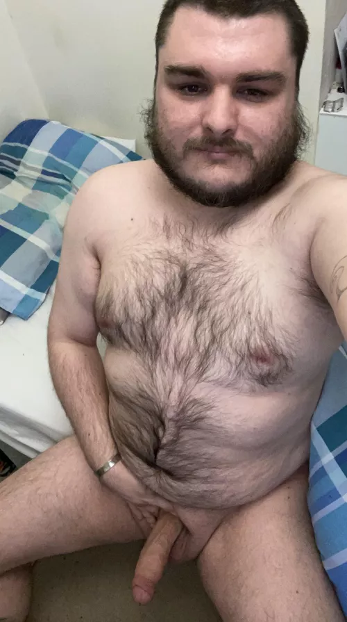 Who wants to get hot and horny with a thicc hairy guy?