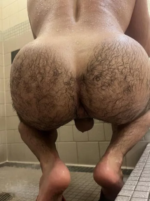 Wish you walked in on me in the gym showers 🙈