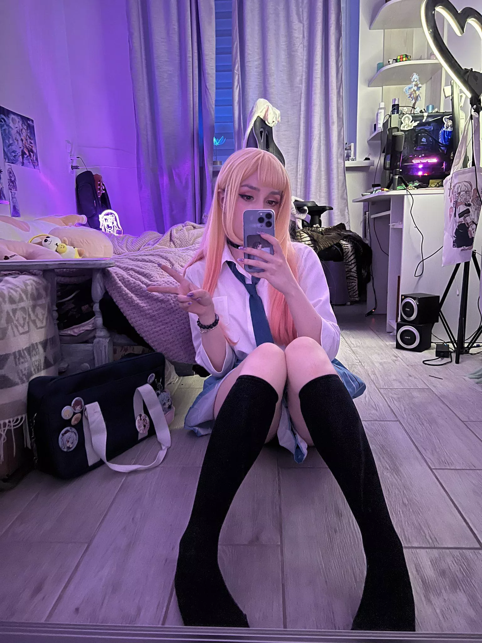 Would you accept nudes from me? <3