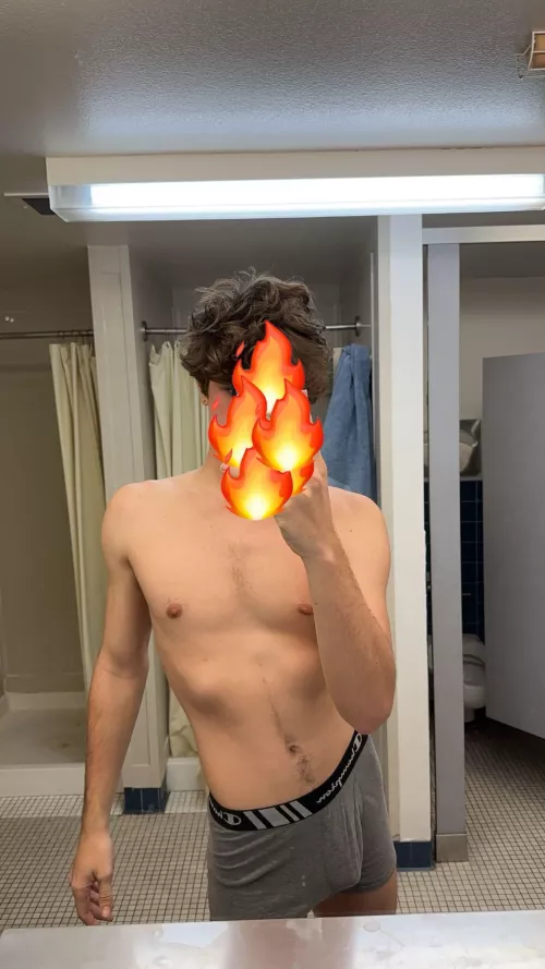 19 horny jerking off looking for hot bros to join me, show face @ace9687