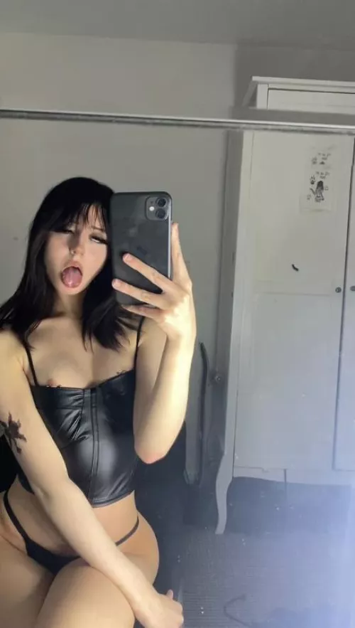 2005 ahegao, smash or pass?
