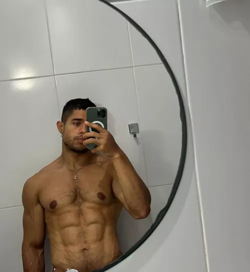 [23] Photo of boredom in the bathroom because I don't have any brothers to have fun with me today, anyone available?