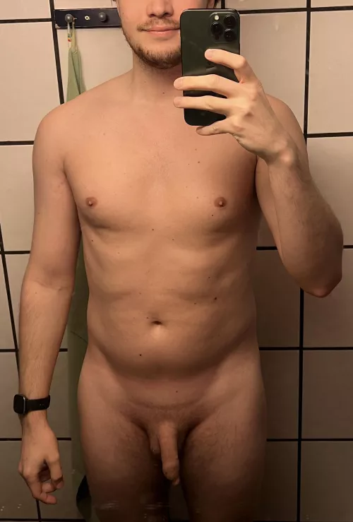 25(M), 187cm, 90kg It's my 100th day on reddit today🥳