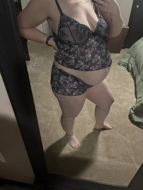 27 weeks with twins! How am I looking?