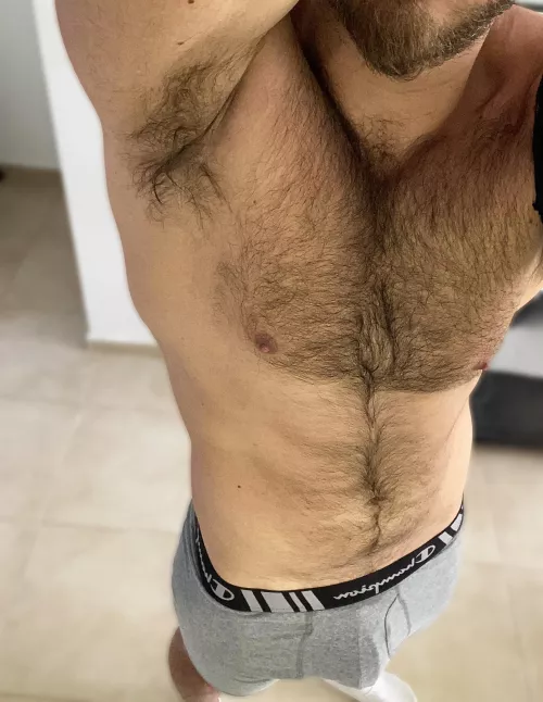 After workout, still wanna sniff ?
