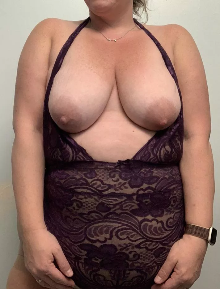 All wives wear this to sit on the couch and watch hockey, right?