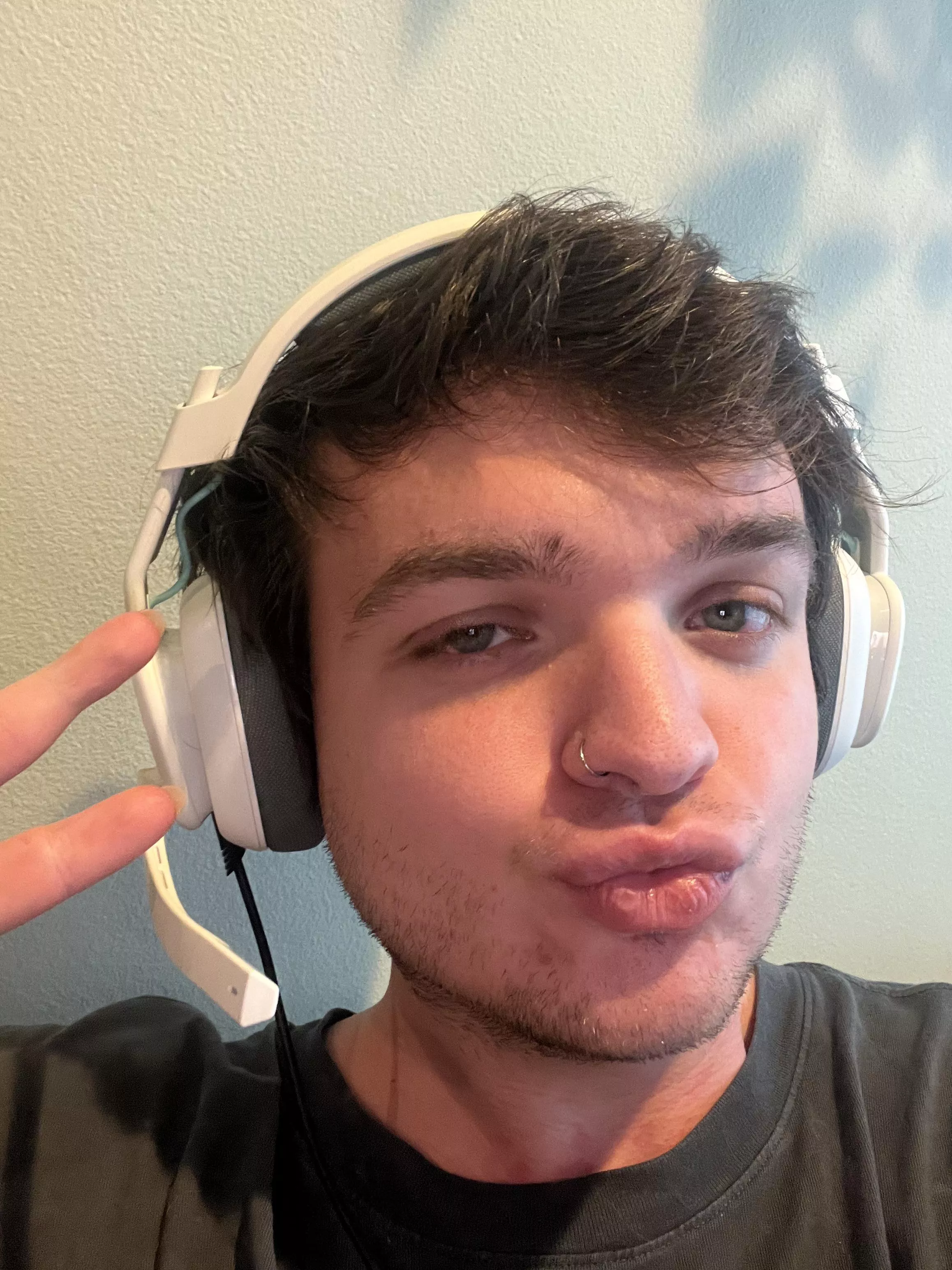 anyone wanna play new season of fortnite? havent touched grass since it came out lol