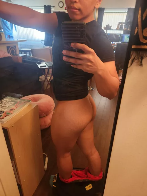 Are short guy cute butts appreciated here 🫣?only 5'3 