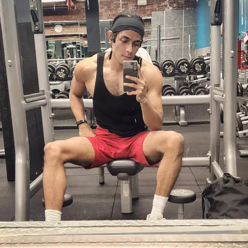 š boring gym selfie