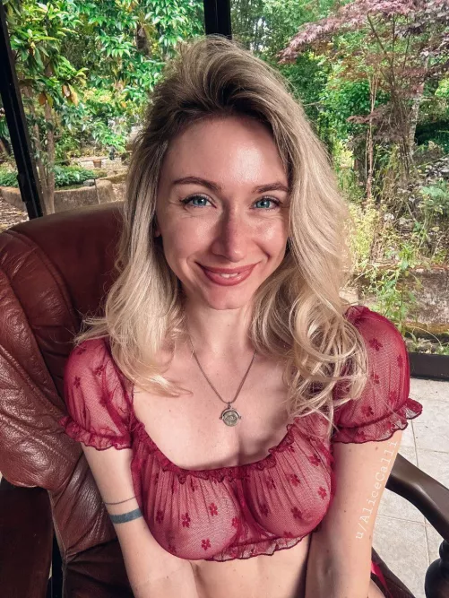 Dont you wish your gf was hot like me