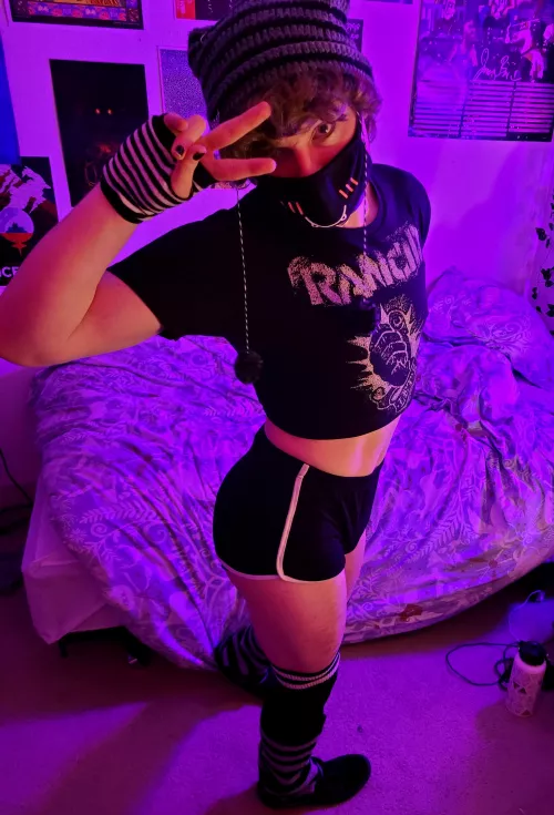Felt really cute in this outfit :3