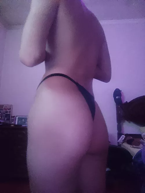 good morning sweeties ❤️🤭💋, look good on me?🤭