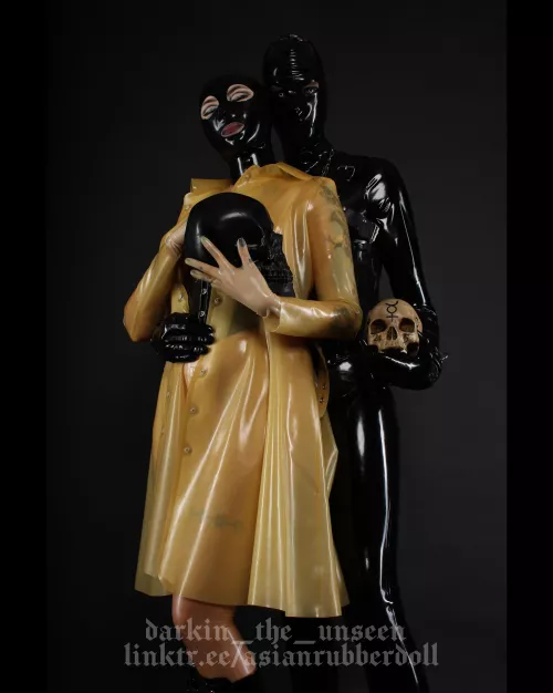 Goth latex couple 🖤