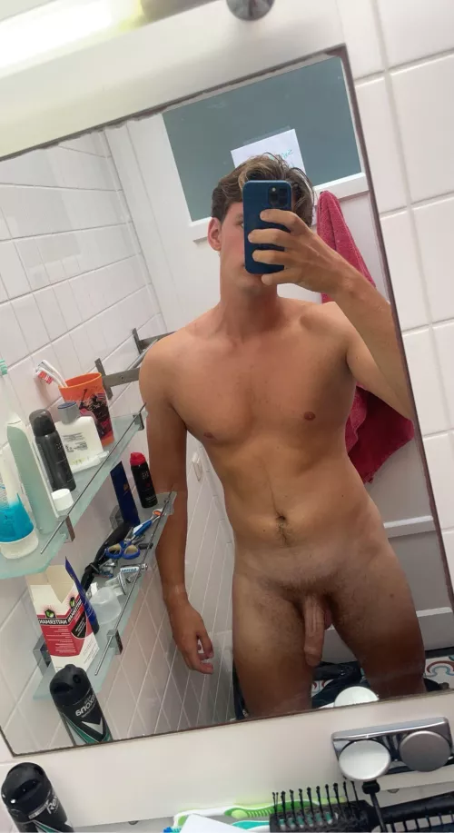 Has been a while since full nude 😶‍🌫️