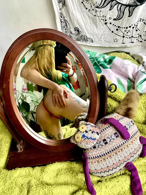 how many of you are into thick 19yo?