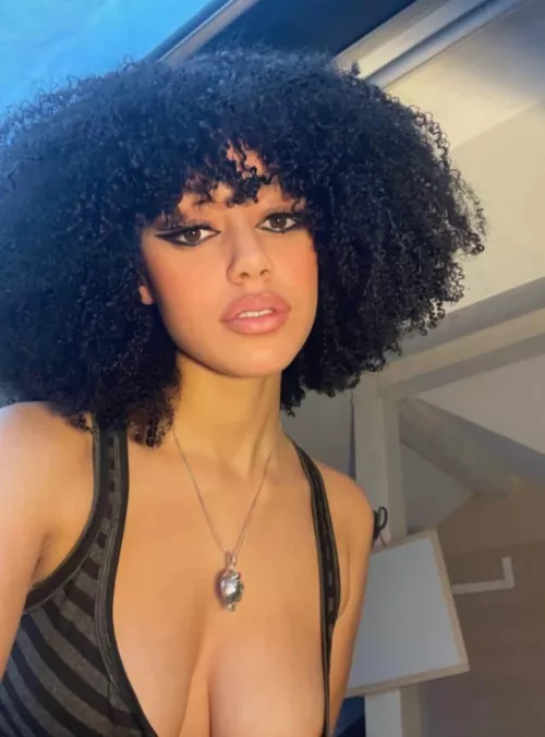 I feel very hot in this dress