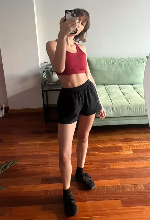 I look cute in this top