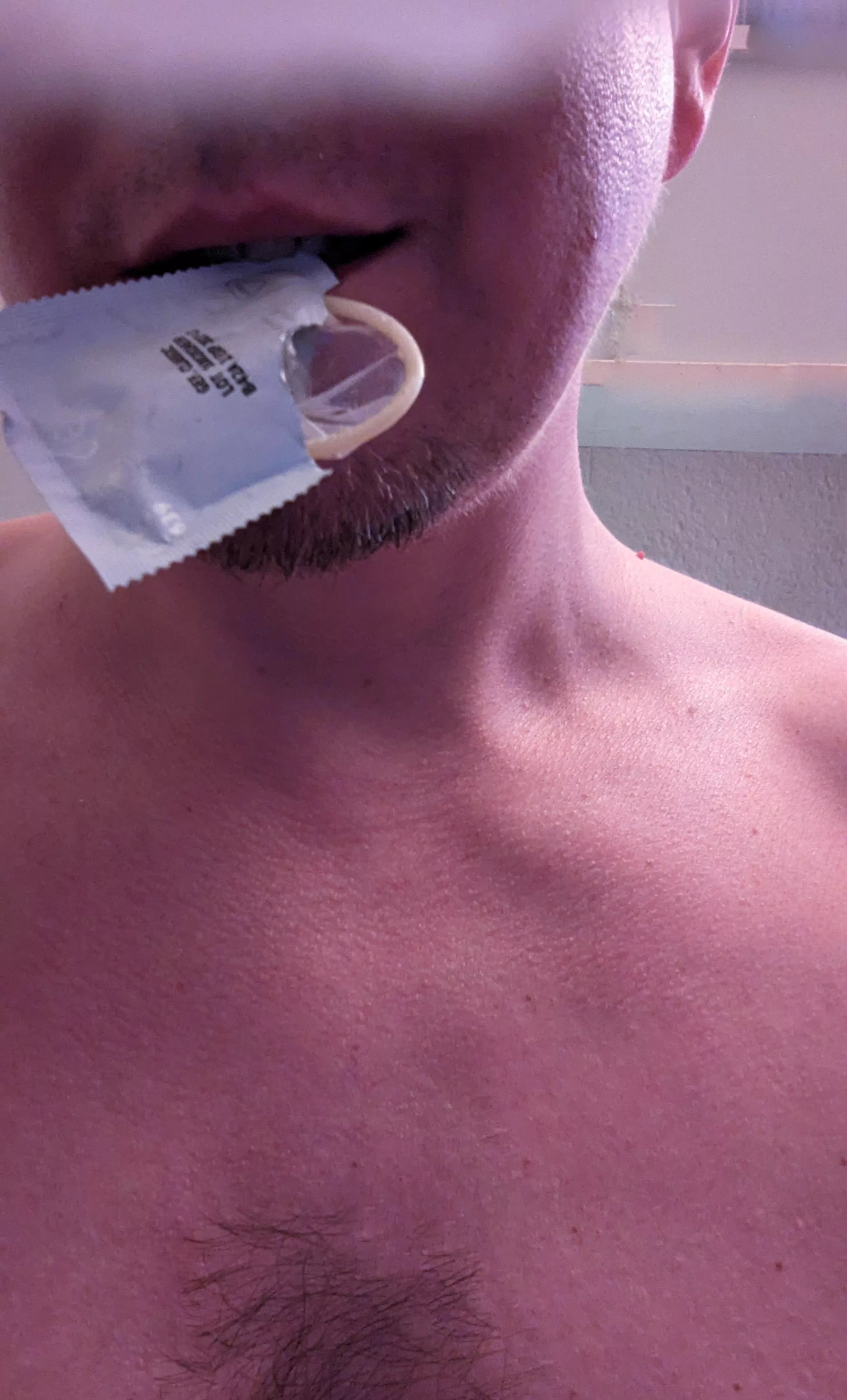 I love big cocks and cum, i love being kinda dominated and sometimes humiliation while admiring a strong guy. Got something as a used present by a guy I know and i love to play with it.)