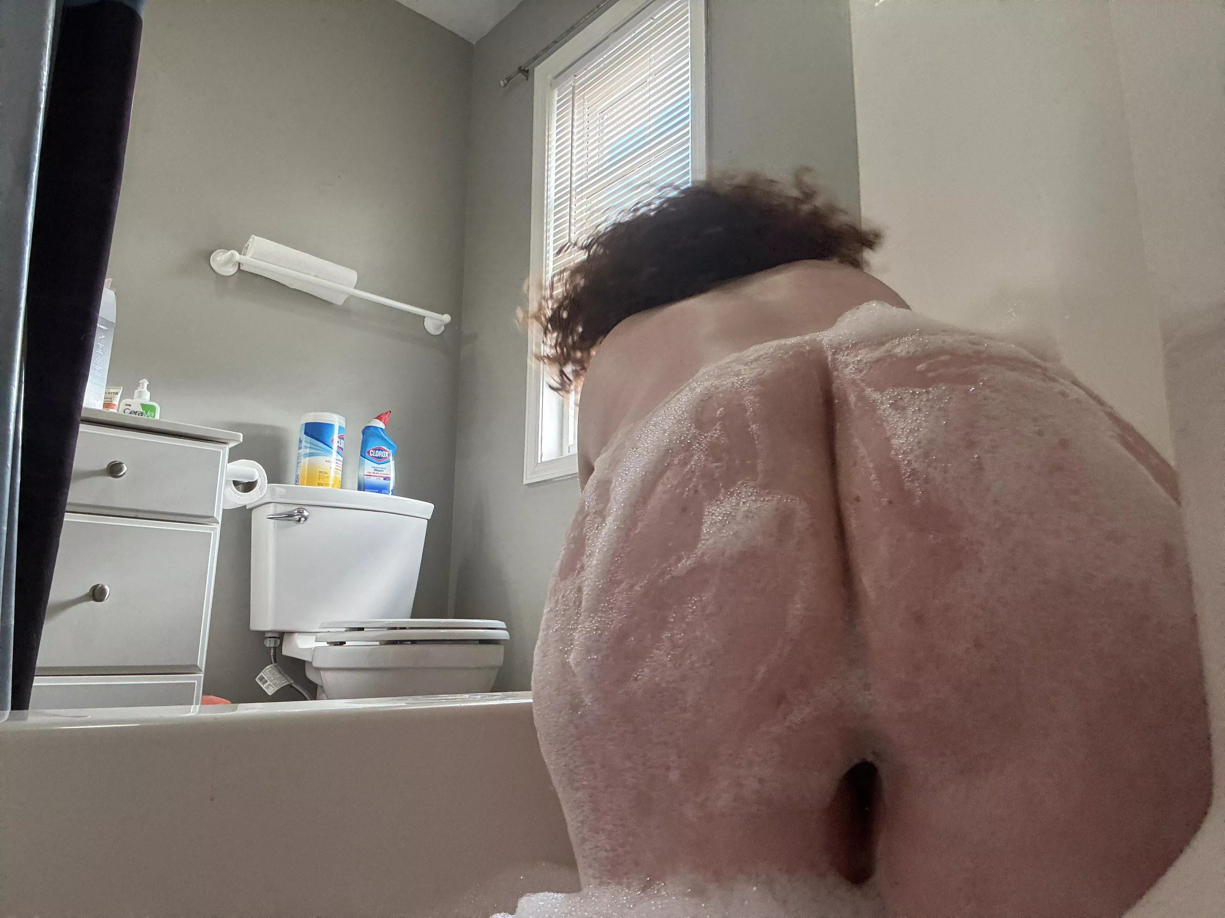 I need a scrub daddy/mommy to come scrub me 😉