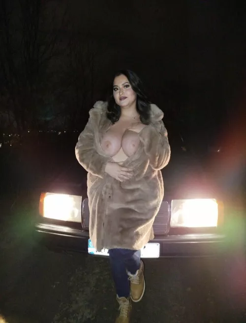 I need friends who will accept my nudes no questions asked