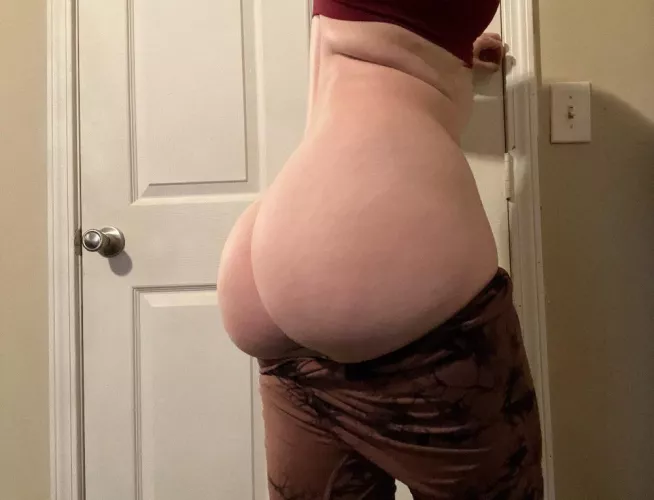 If I say I love you will you suck on my clit? (F)