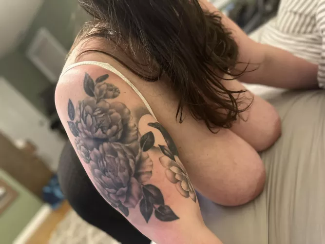 Imagine my saggy milf tits wrapped around your cock