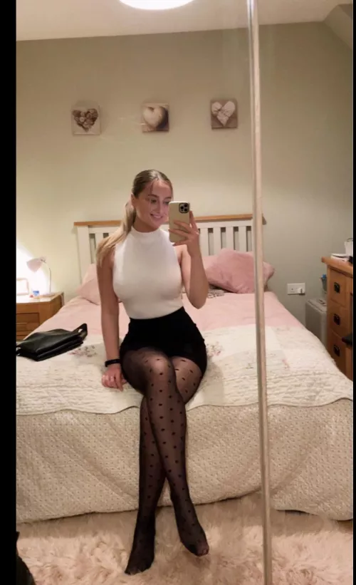 IUTR blondes do it best