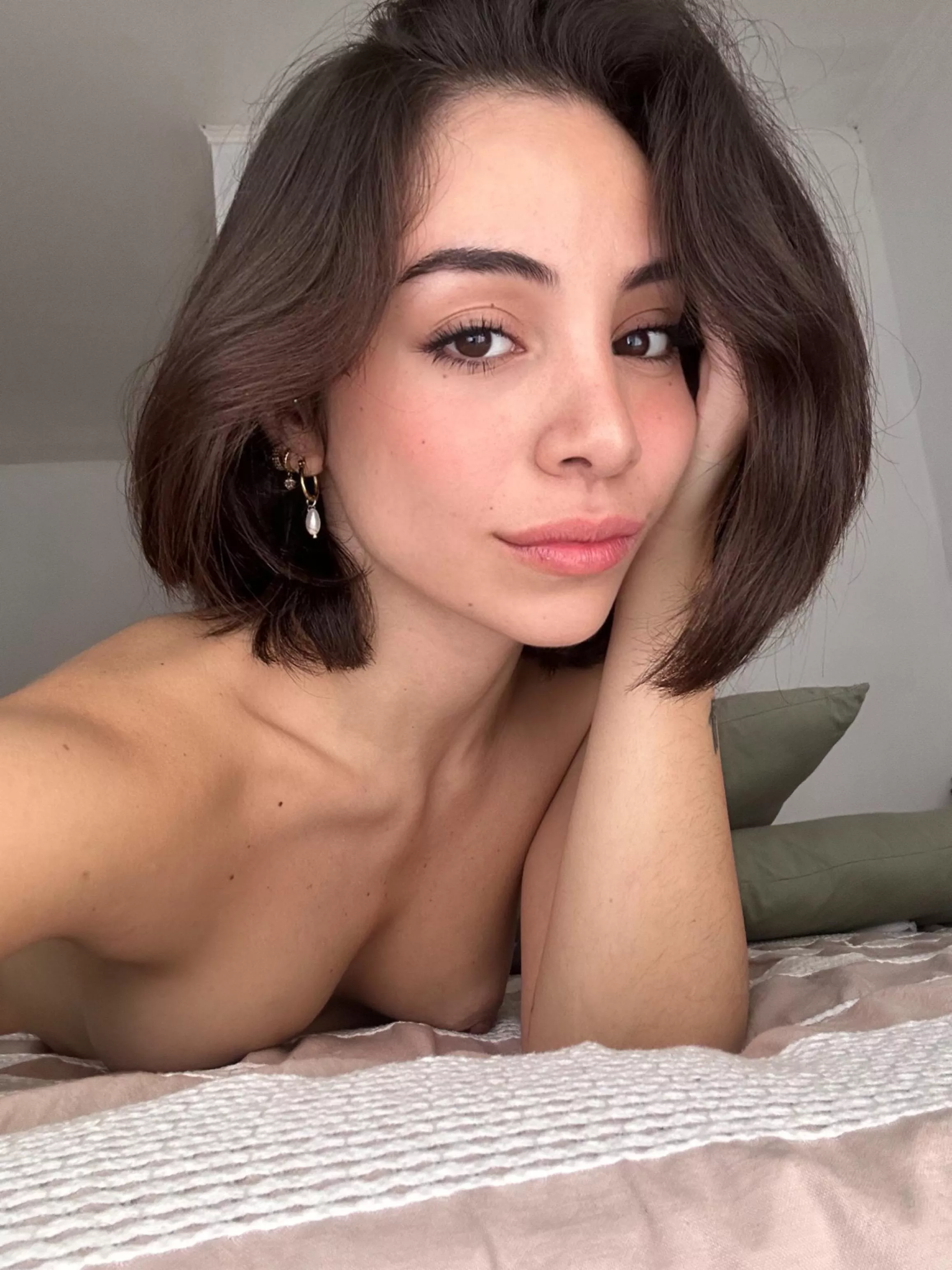 just 18 ... can I be called a hottie