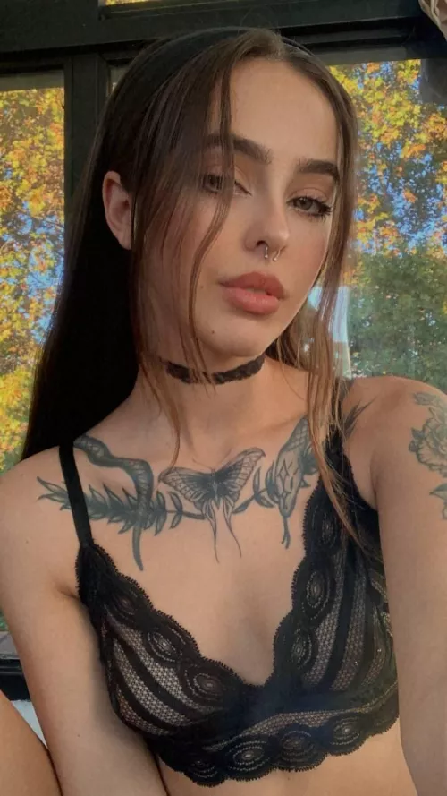 Just turned 20 but I hate the boys at my college.. Need an older man to come and satisfy my wet pussy..