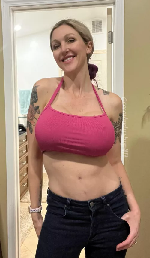 Loving my new pink crop top! (Mom 39)