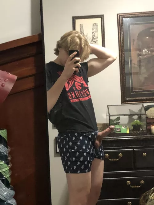 My friends all said I’m big, what do you think?