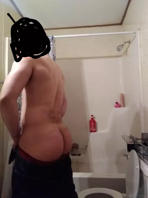 Not gay, but just got back from the gym and wanted to show my glute progress. Sorry for the sex trafficker lighting. 