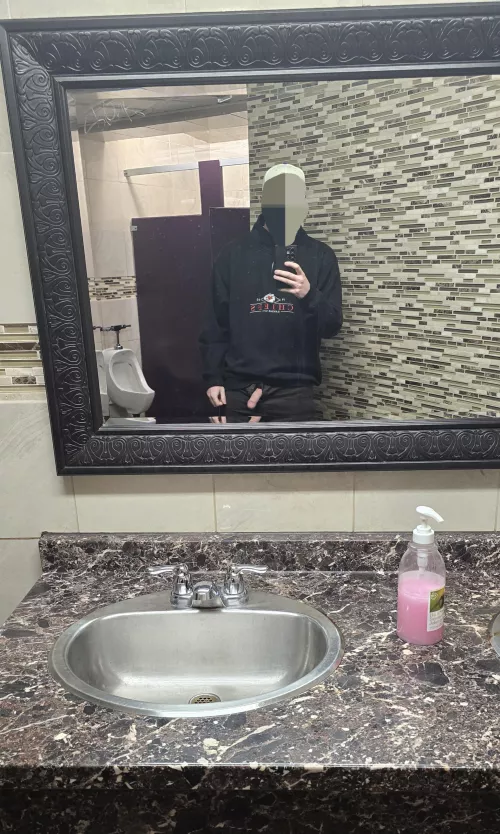 Some times you have to take your dick out in the restaurant bathroom 💦🍆