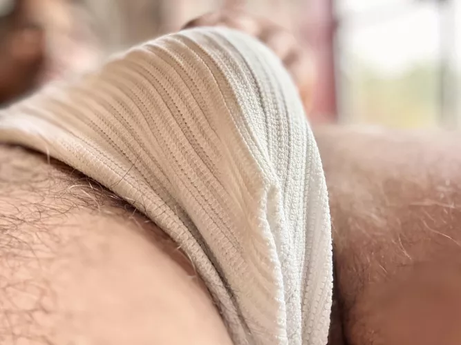 There’s something so incredibly sexy about a stretchy mesh pouch